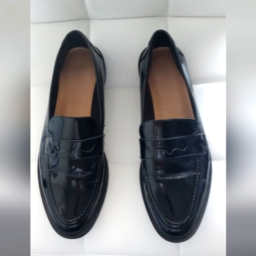 Women's size 10 black patent leather loafers